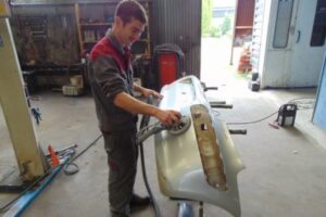 Réparation carrosserie & plastiques